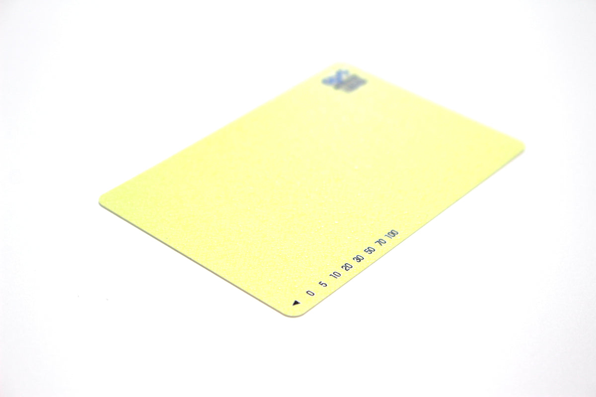 イエロー